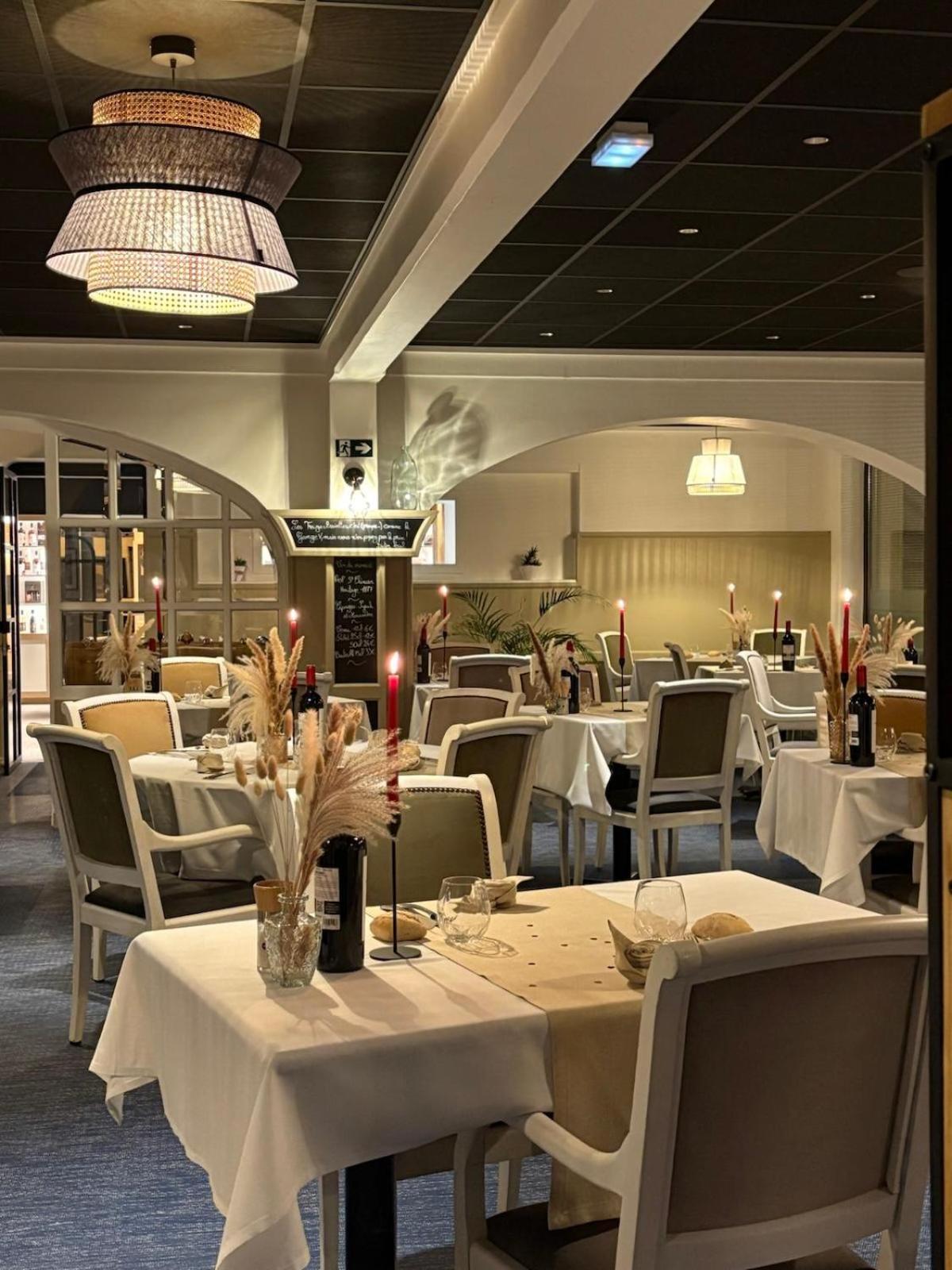 Hotel Restaurant Les 13 Assiettes 르발생페레 외부 사진