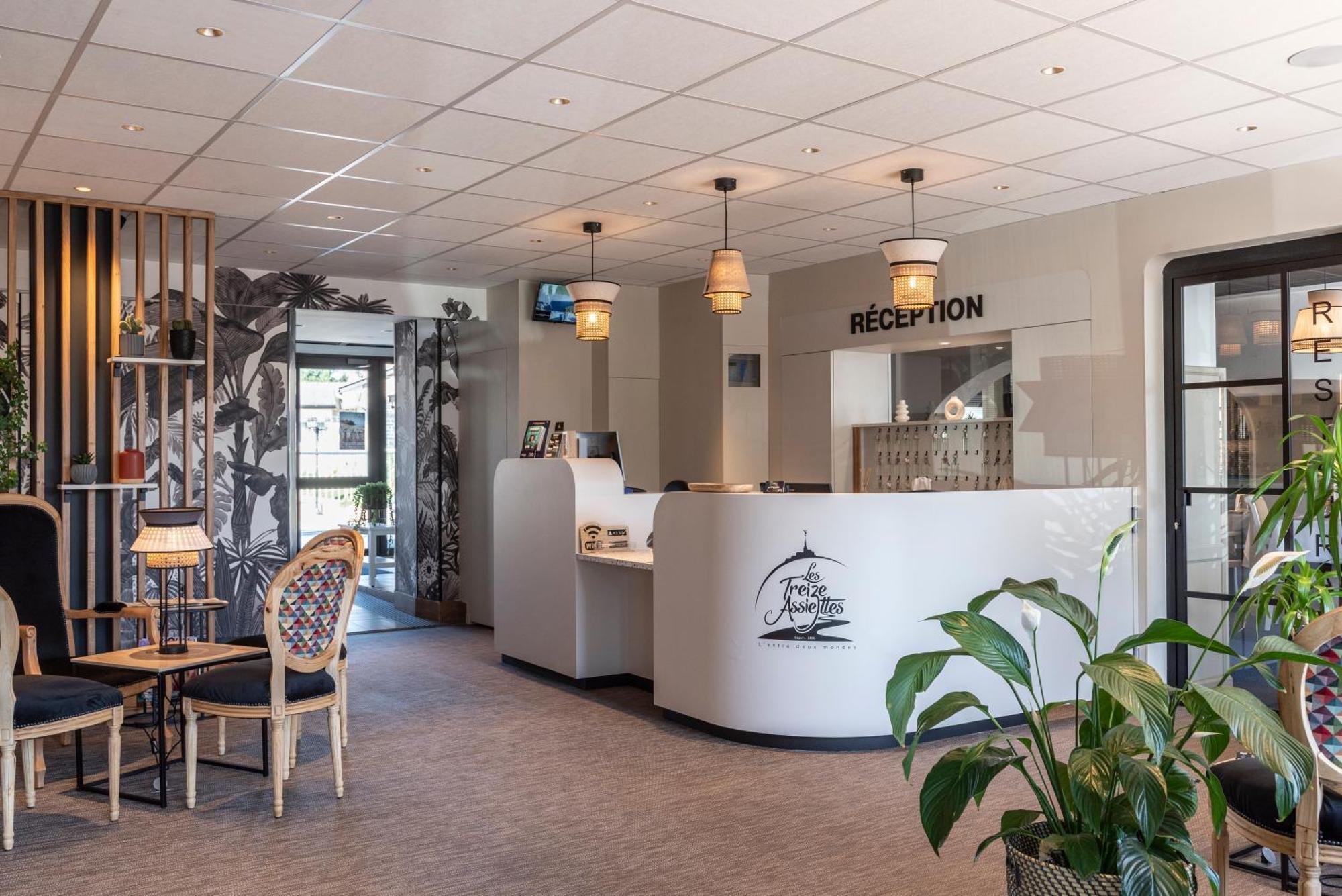 Hotel Restaurant Les 13 Assiettes 르발생페레 외부 사진
