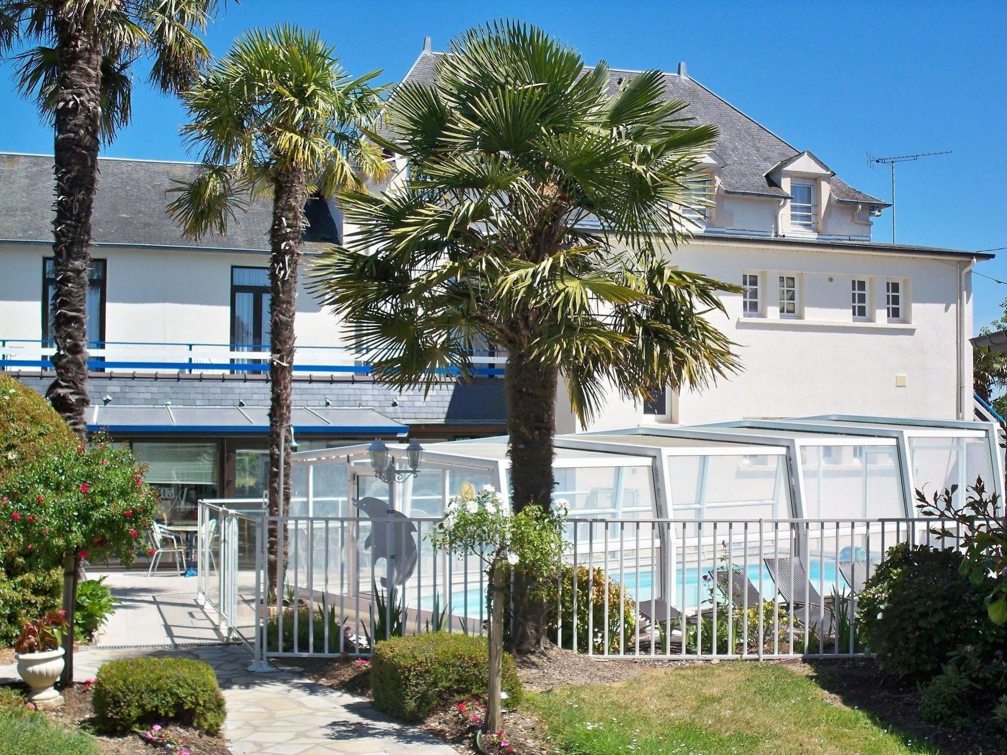Hotel Restaurant Les 13 Assiettes 르발생페레 외부 사진